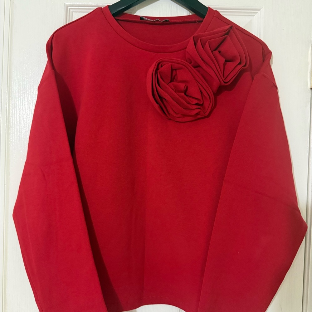 Red blouse with floral accents oversized M